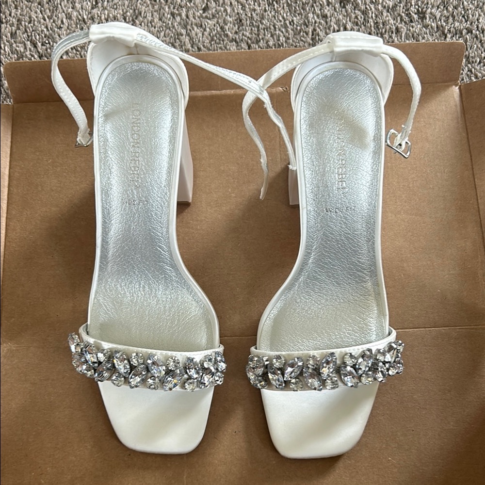 Elegant White Heels with Crystal Embellishments